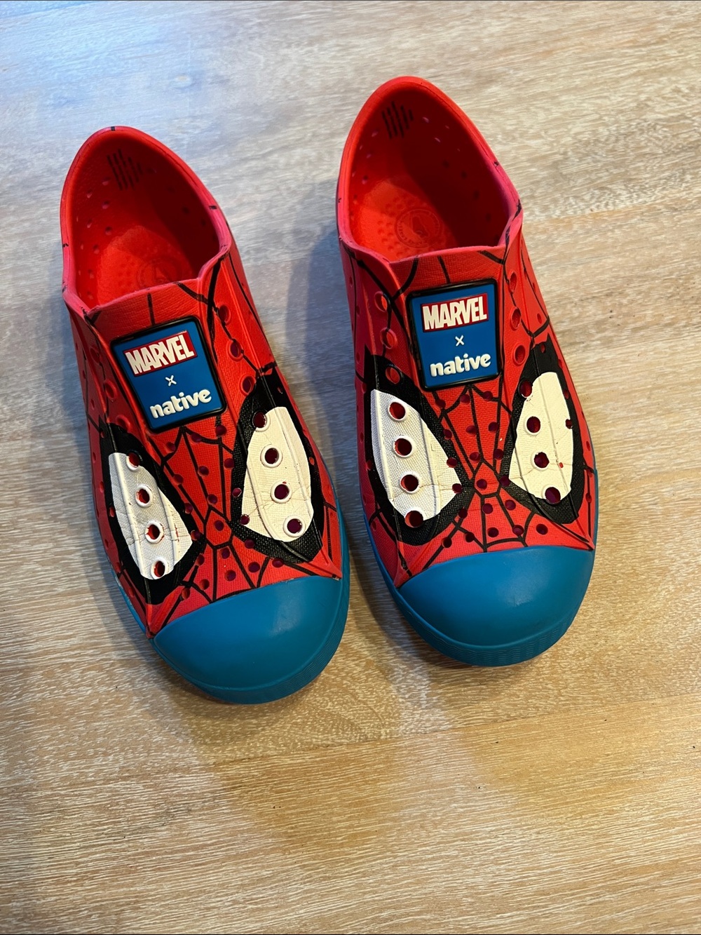 native Jefferson c12 Spider-Man shoes VGUC